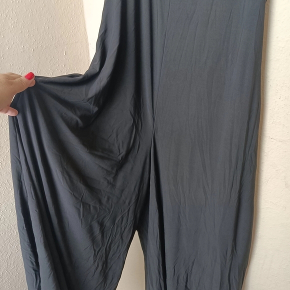 Sami & Jo Charcoal Sleeveless Jumpsuit - Picture 3 of 9